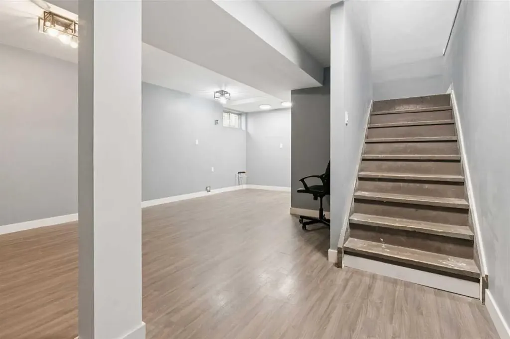 218 Falmere Way NE Calgary AB T3J 2X9