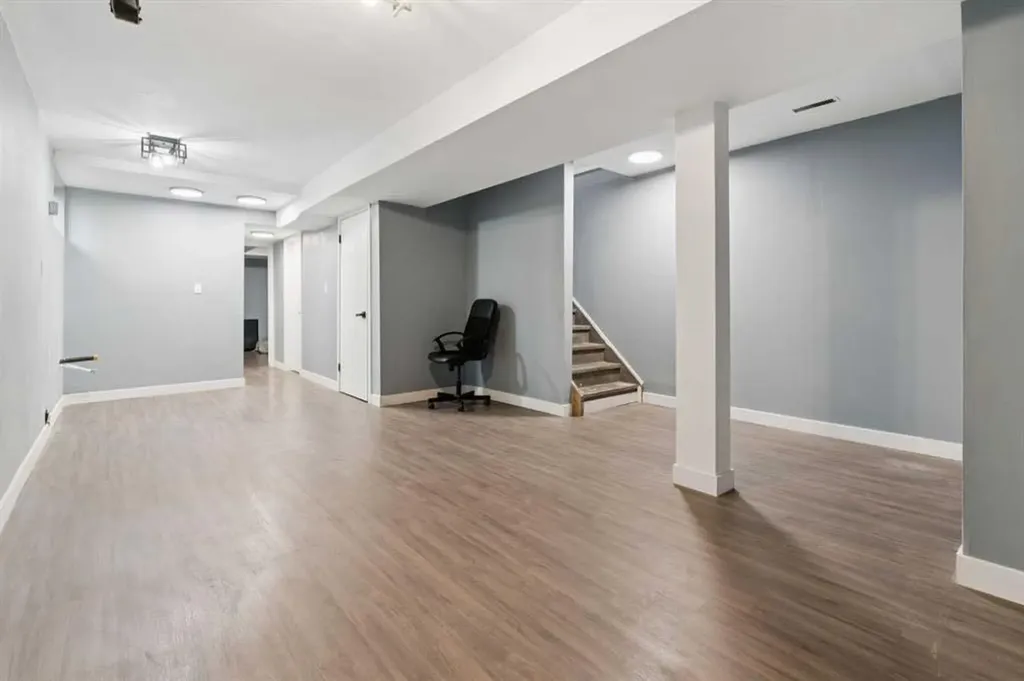 218 Falmere Way NE Calgary AB T3J 2X9
