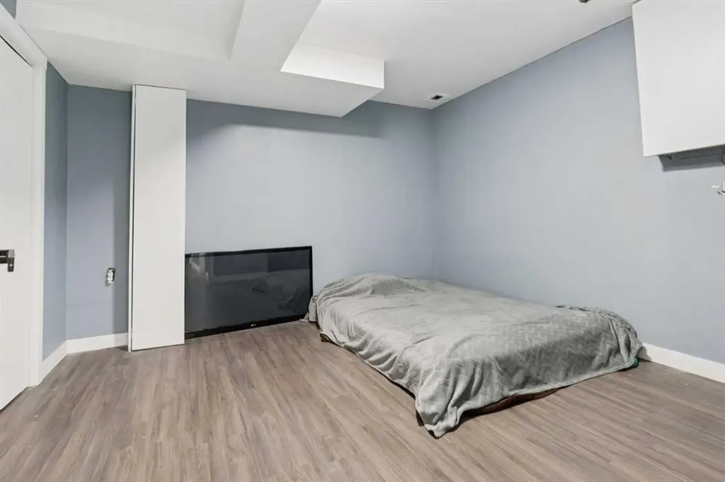 218 Falmere Way NE Calgary AB T3J 2X9