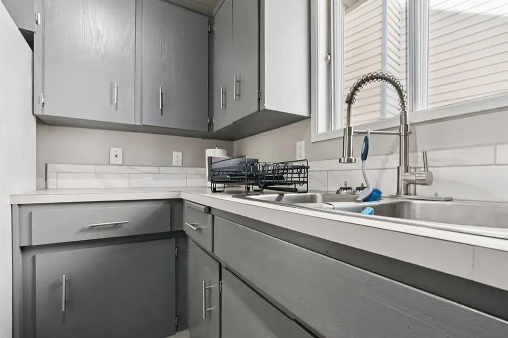 218 Falmere Way NE Calgary AB T3J 2X9