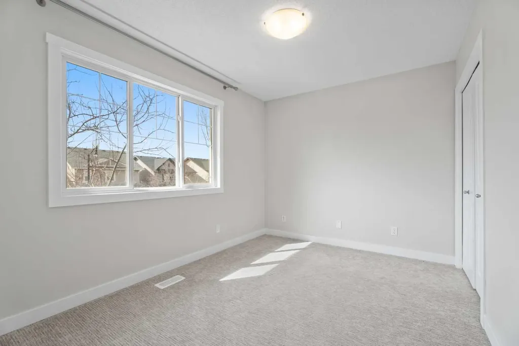 108 Drake Landing Court Okotoks AB T1S2M3