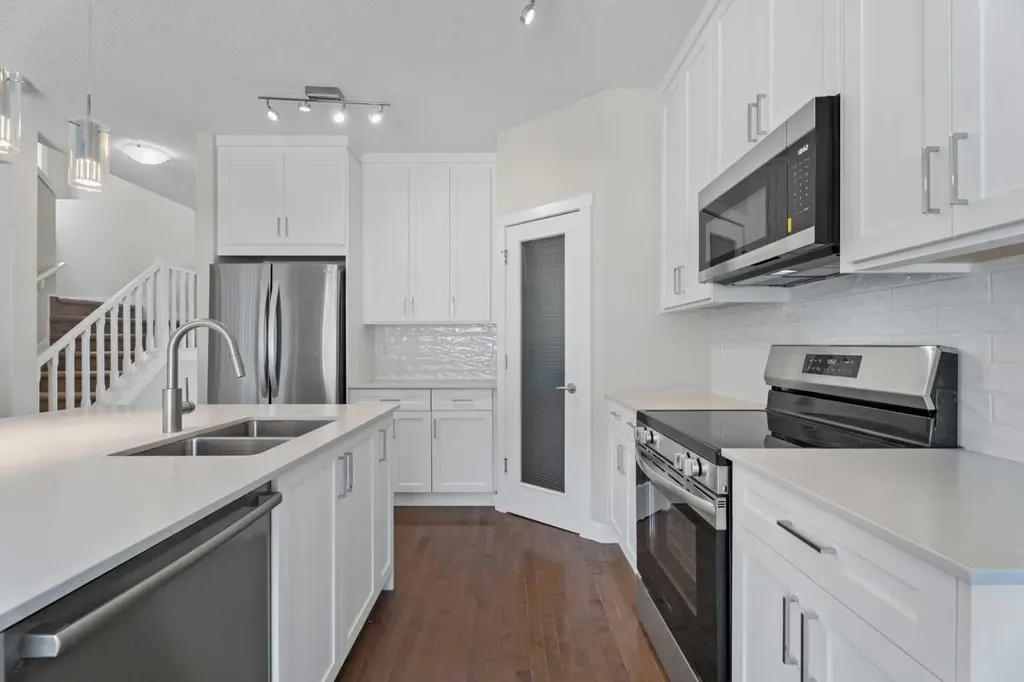 108 Drake Landing Court Okotoks AB T1S2M3