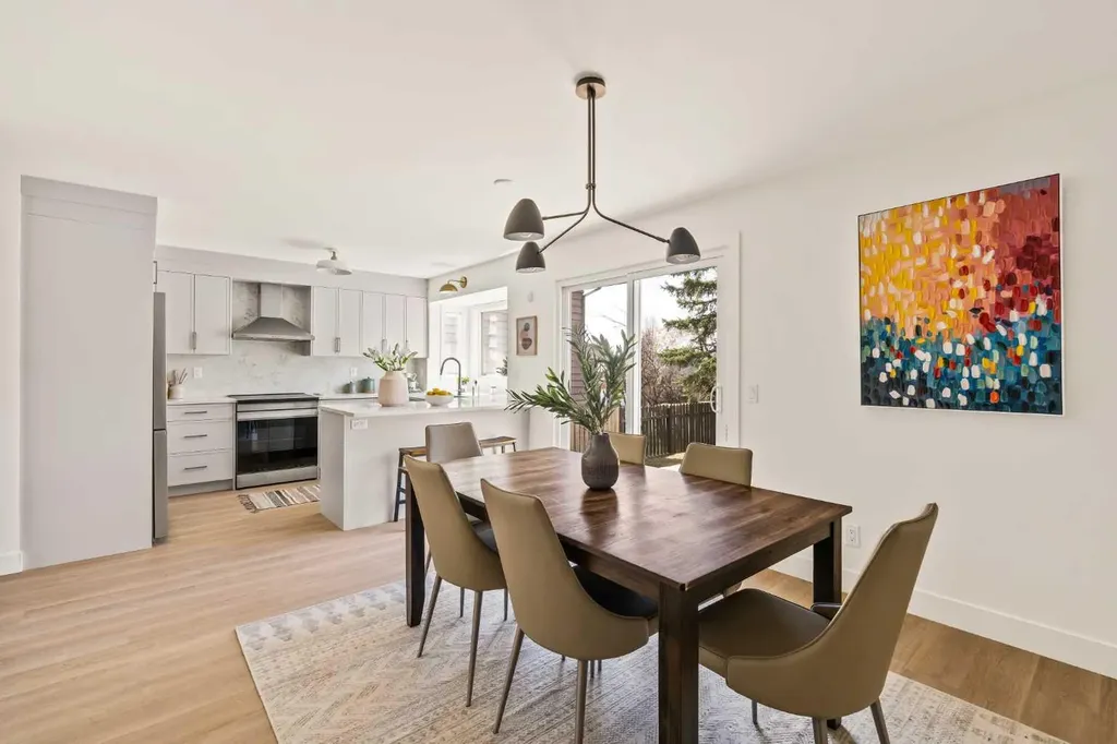 11 Coach Manor Rise SW Calgary AB T3H 1C5