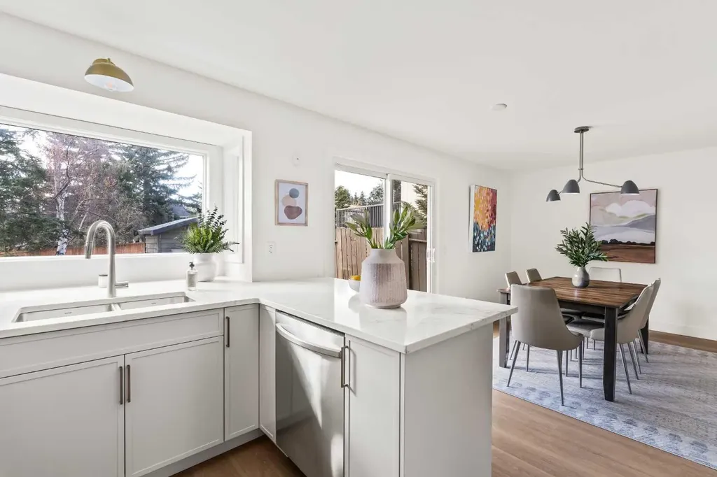 11 Coach Manor Rise SW Calgary AB T3H 1C5