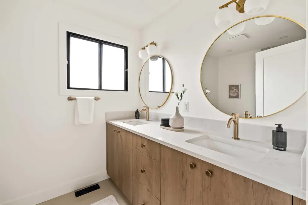 11 Coach Manor Rise SW Calgary AB T3H 1C5