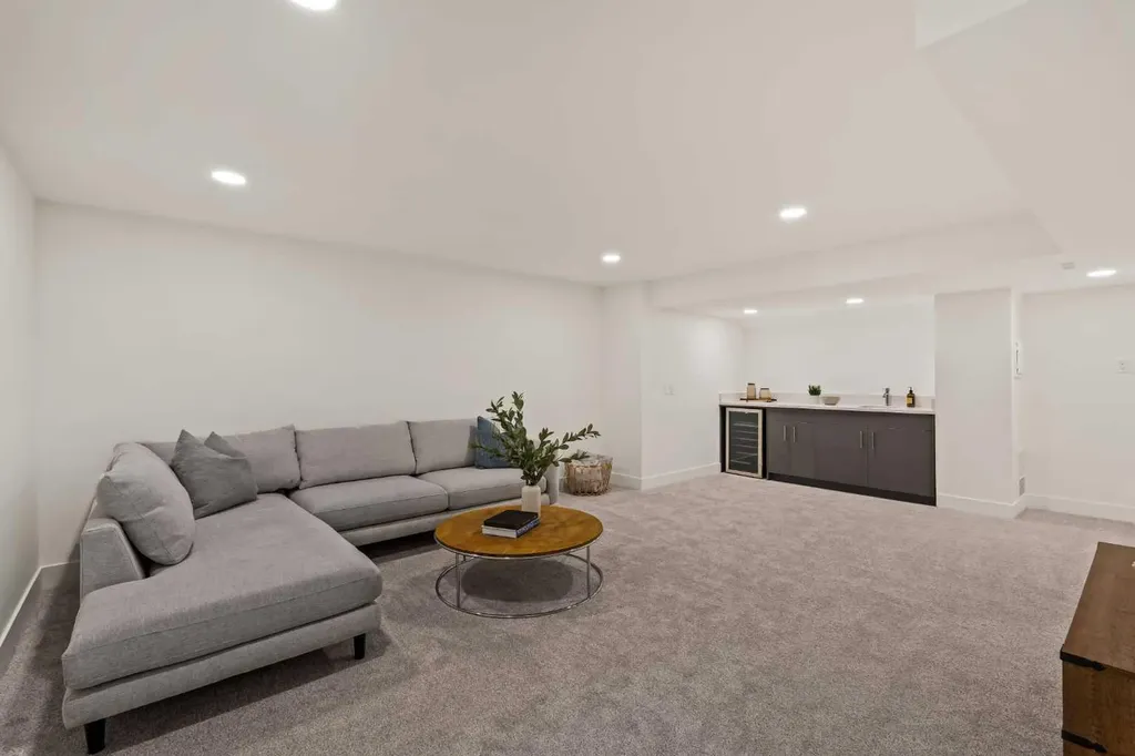 11 Coach Manor Rise SW Calgary AB T3H 1C5