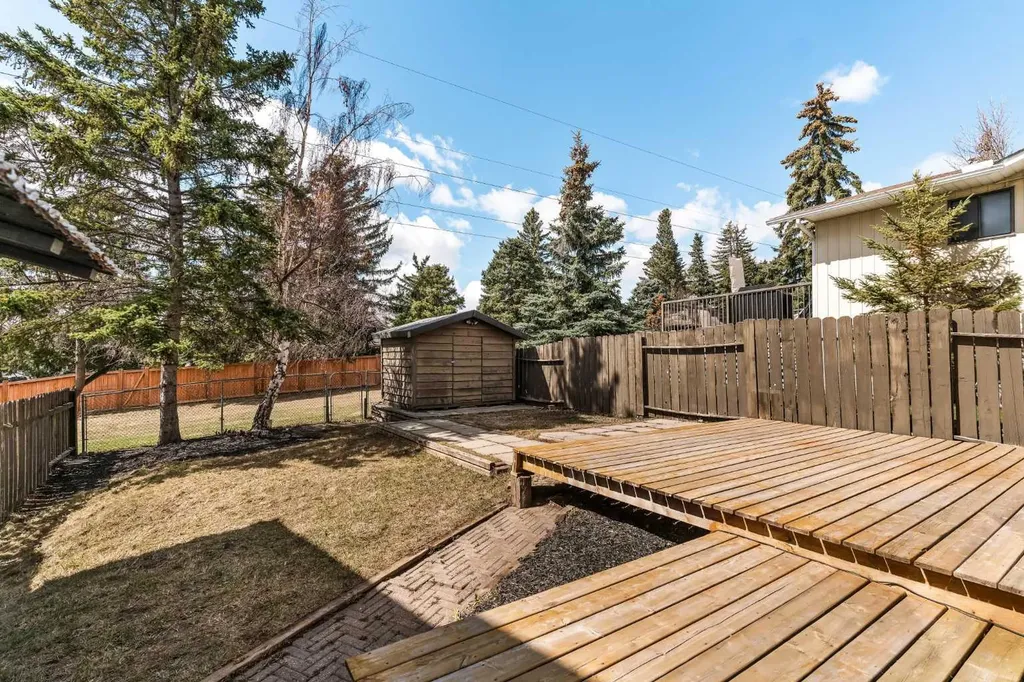 11 Coach Manor Rise SW Calgary AB T3H 1C5
