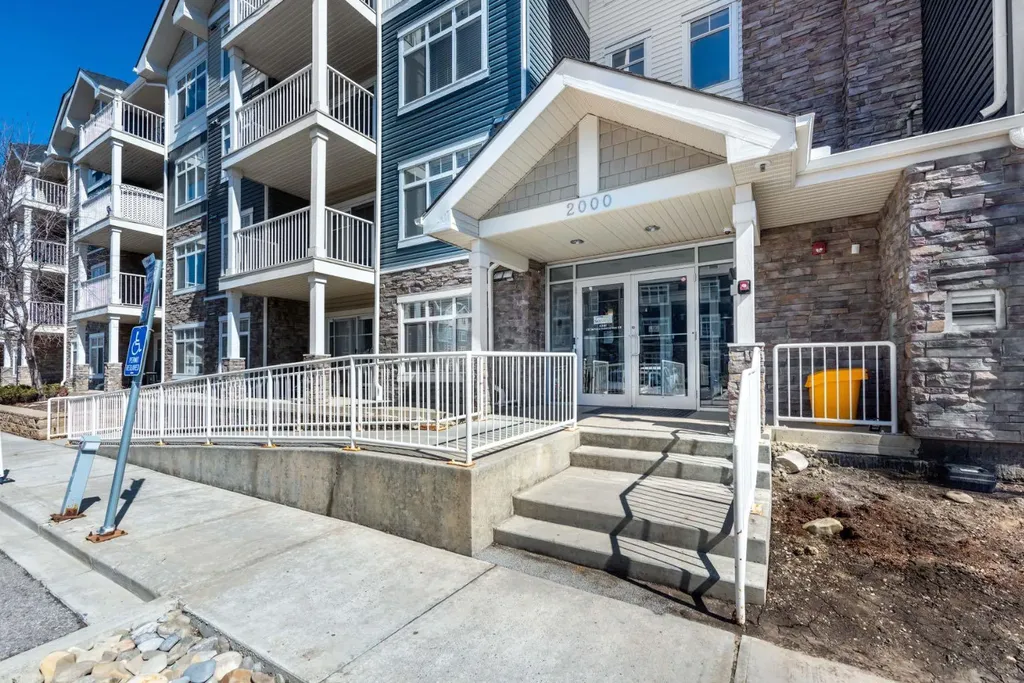 155 Skyview Ranch Way NE Calgary AB T3N 0L3