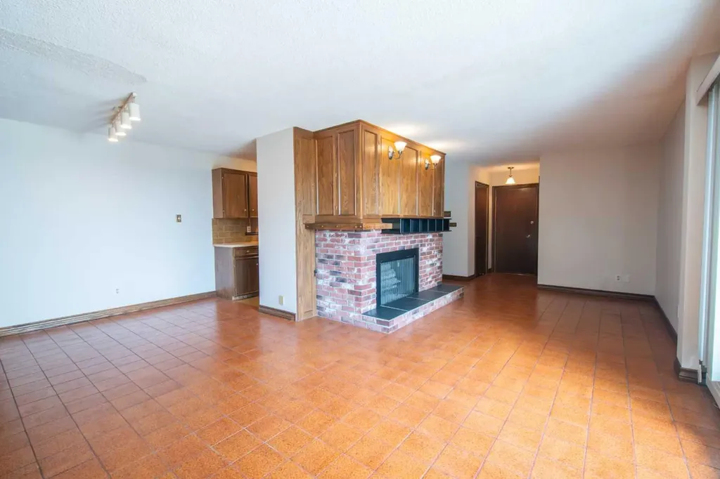 512 Cedar Crescent SW Calgary AB T3C 2Y8