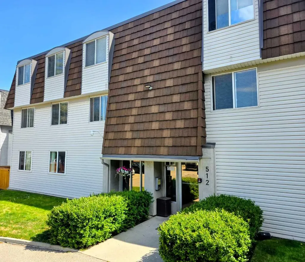 512 Cedar Crescent SW Calgary AB T3C 2Y8