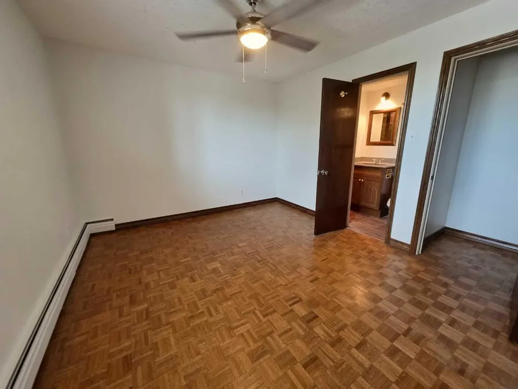 512 Cedar Crescent SW Calgary AB T3C 2Y8