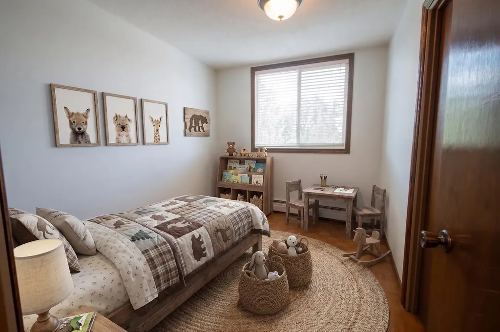 512 Cedar Crescent SW Calgary AB T3C 2Y8