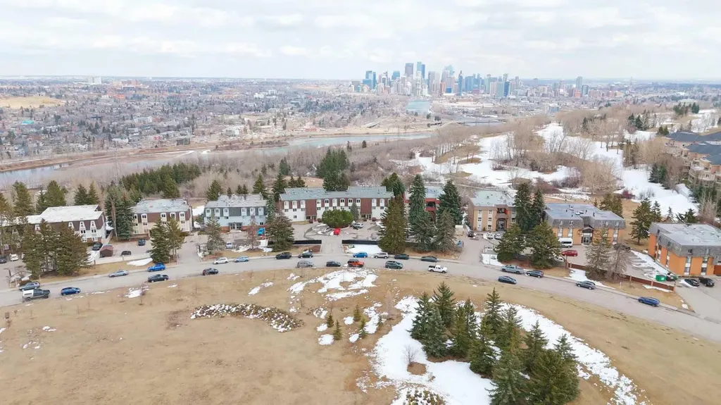 512 Cedar Crescent SW Calgary AB T3C 2Y8