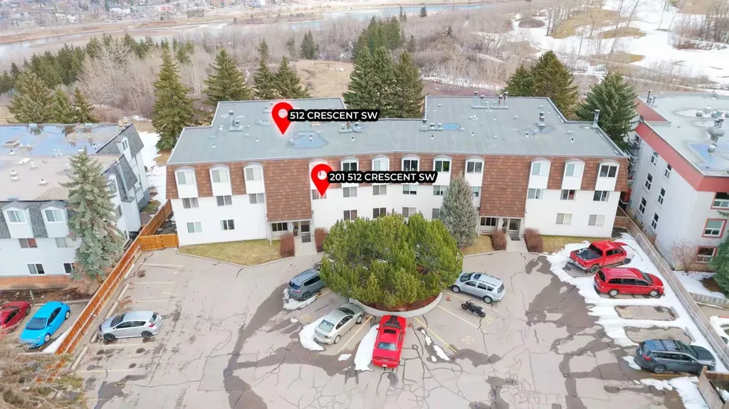 512 Cedar Crescent SW Calgary AB T3C 2Y8