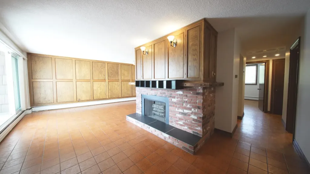512 Cedar Crescent SW Calgary AB T3C 2Y8