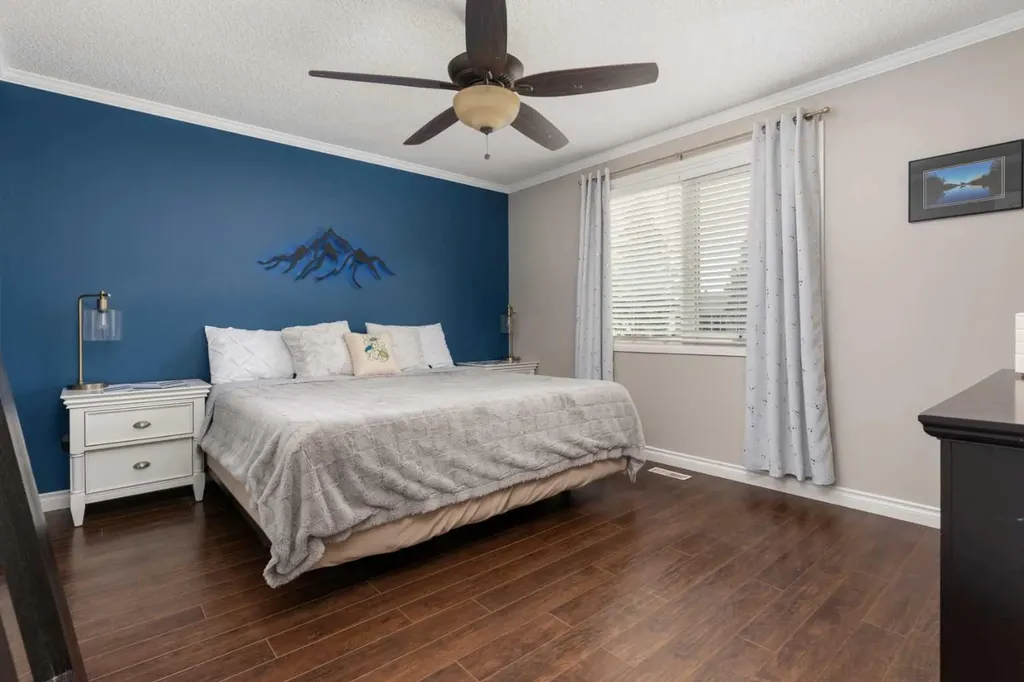 5228 59 Avenue Viking AB T0B 4N0