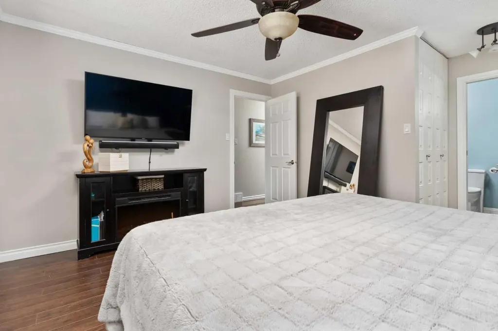 5228 59 Avenue Viking AB T0B 4N0