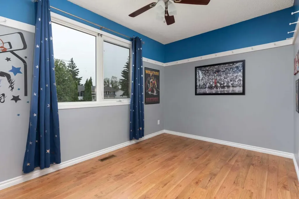 5228 59 Avenue Viking AB T0B 4N0