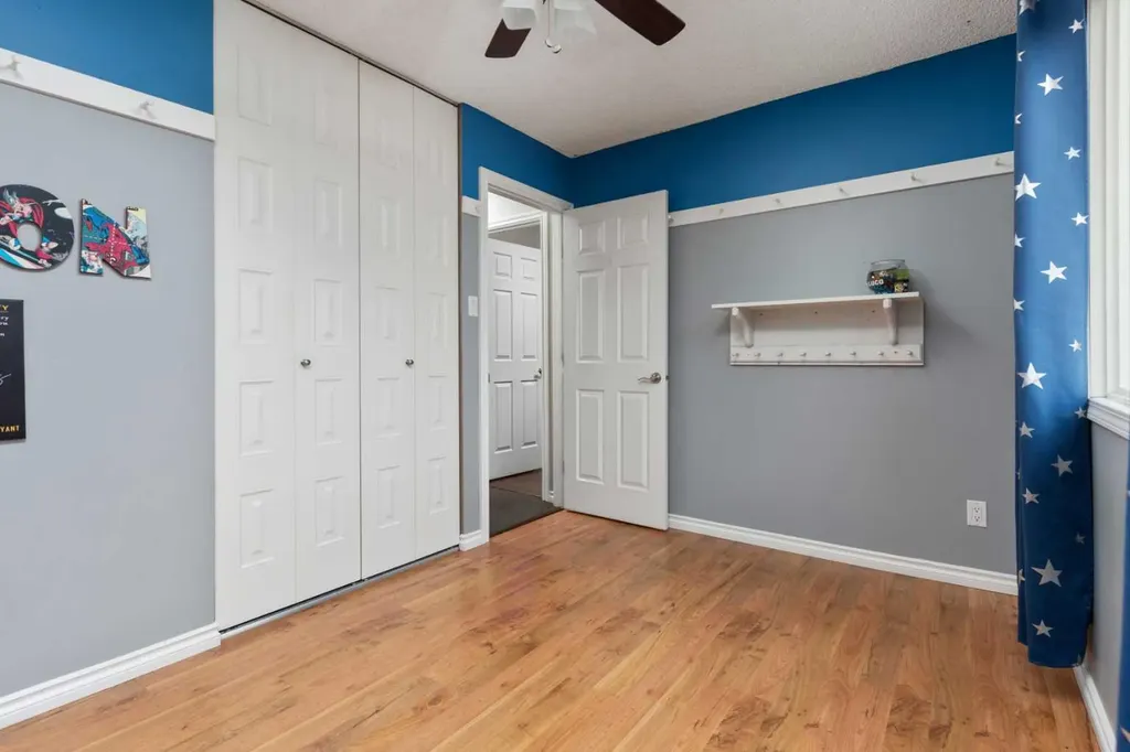 5228 59 Avenue Viking AB T0B 4N0