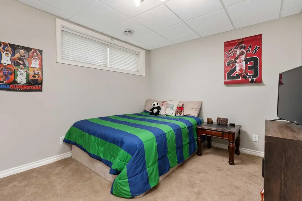 5228 59 Avenue Viking AB T0B 4N0