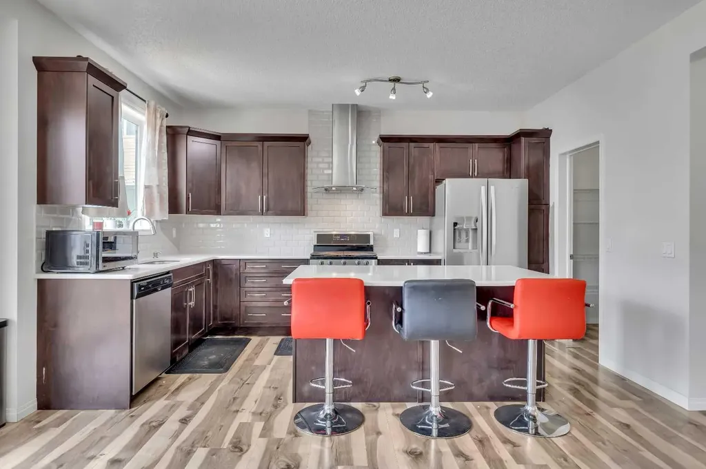 44 Cityside Rise NE Calgary AB T3N1H7