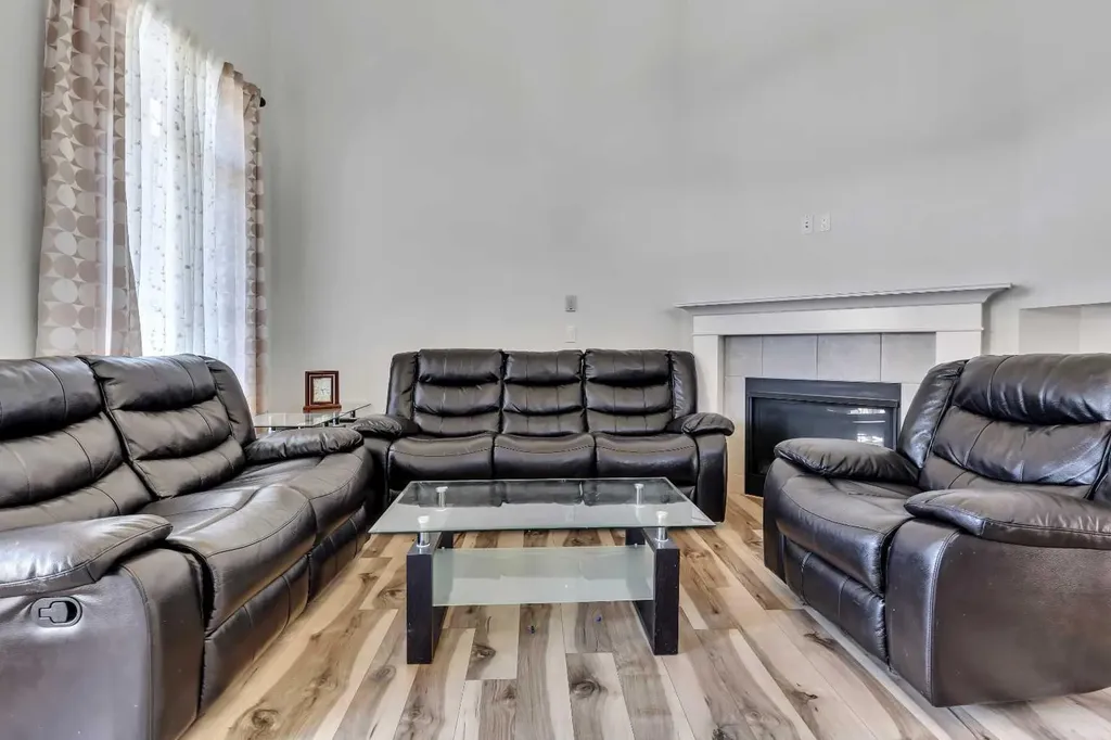 44 Cityside Rise NE Calgary AB T3N1H7