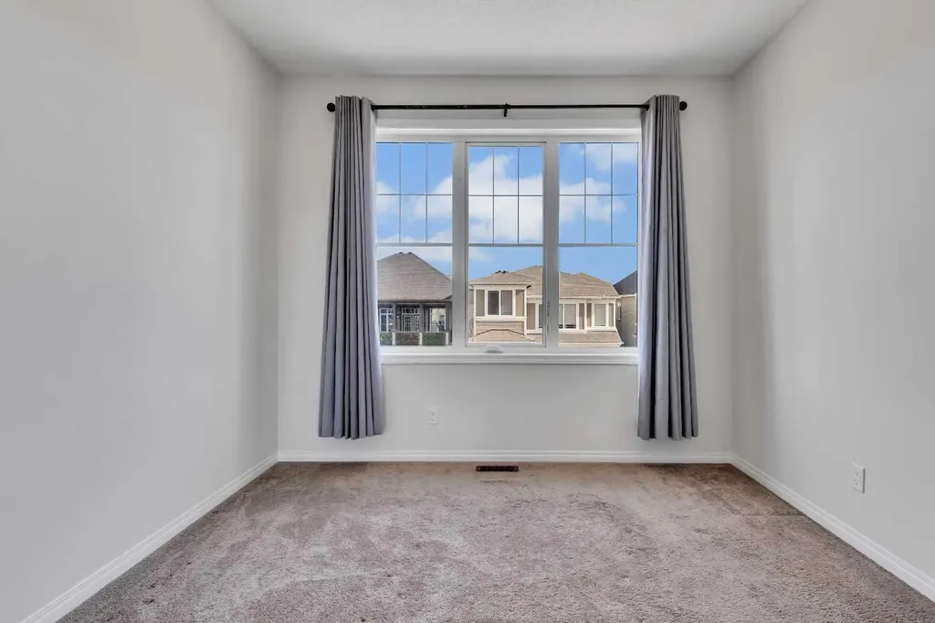 44 Cityside Rise NE Calgary AB T3N1H7