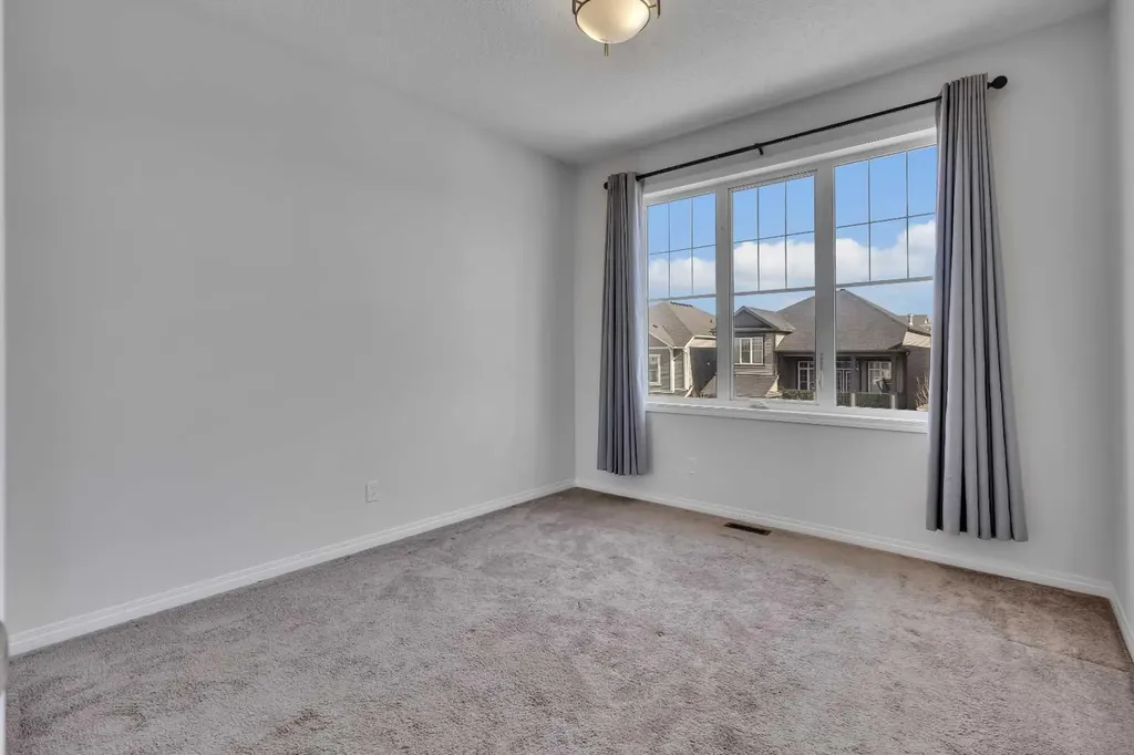 44 Cityside Rise NE Calgary AB T3N1H7
