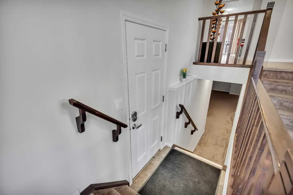 44 Cityside Rise NE Calgary AB T3N1H7