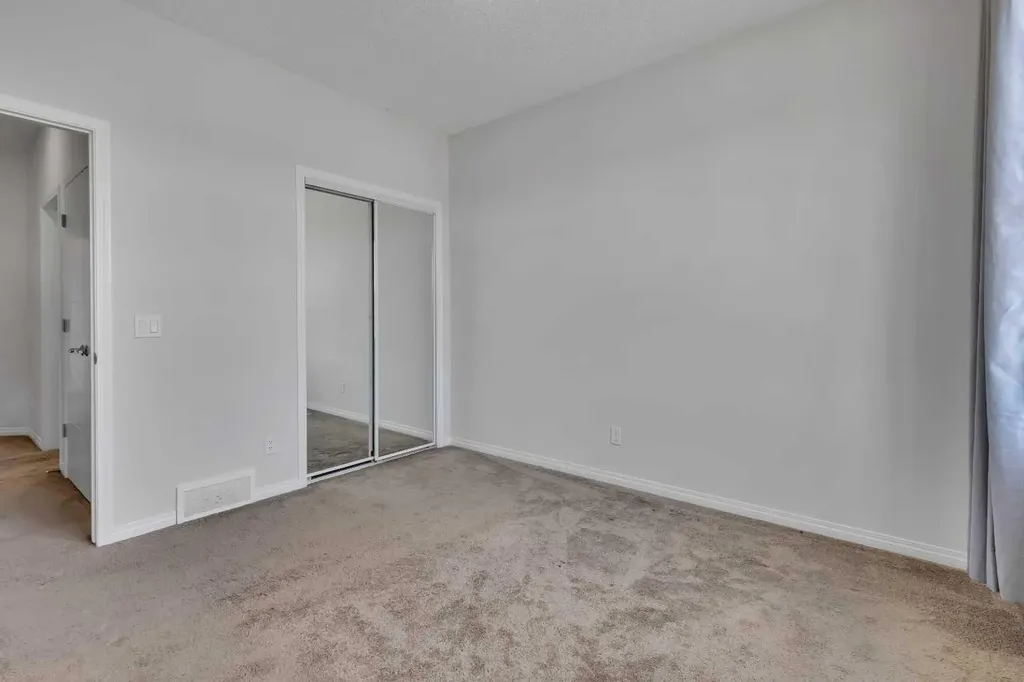 44 Cityside Rise NE Calgary AB T3N1H7