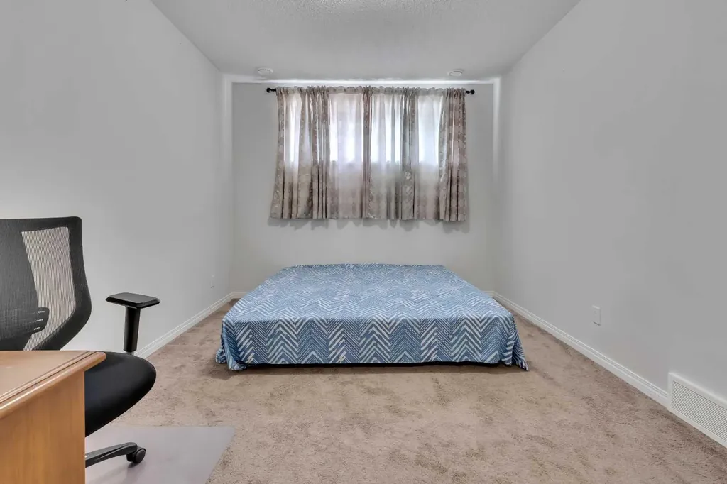 44 Cityside Rise NE Calgary AB T3N1H7