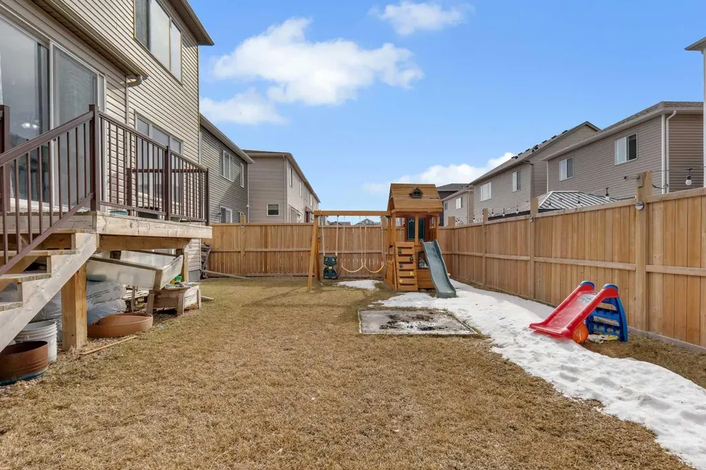 44 Cityside Rise NE Calgary AB T3N1H7