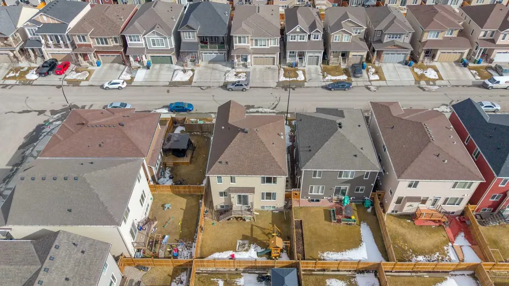 44 Cityside Rise NE Calgary AB T3N1H7