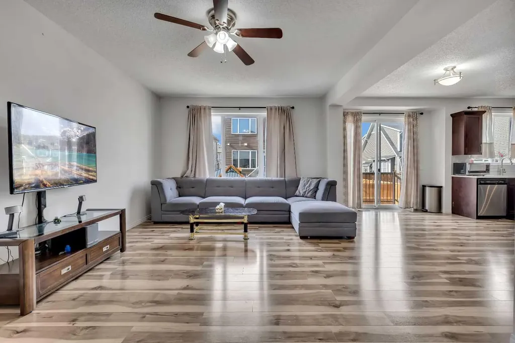 44 Cityside Rise NE Calgary AB T3N1H7