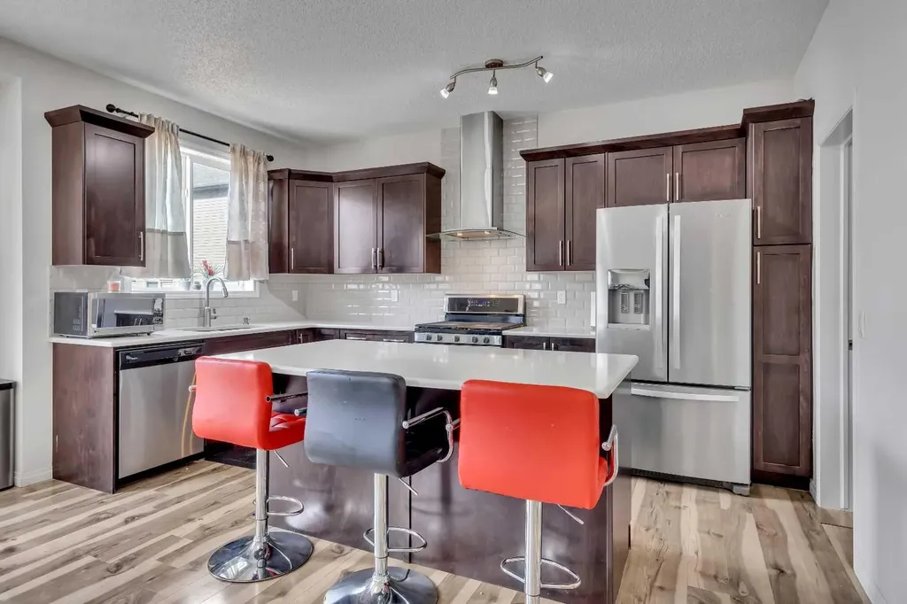 44 Cityside Rise NE Calgary AB T3N1H7