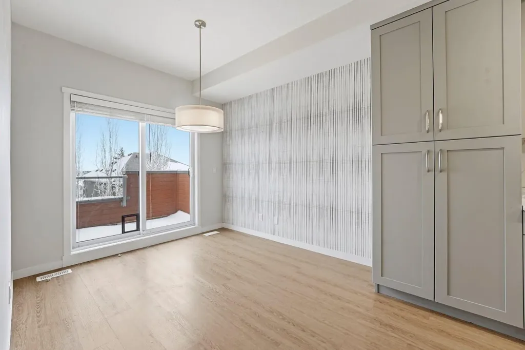 84 Shawnee Common SW Calgary AB T2Y 0P9
