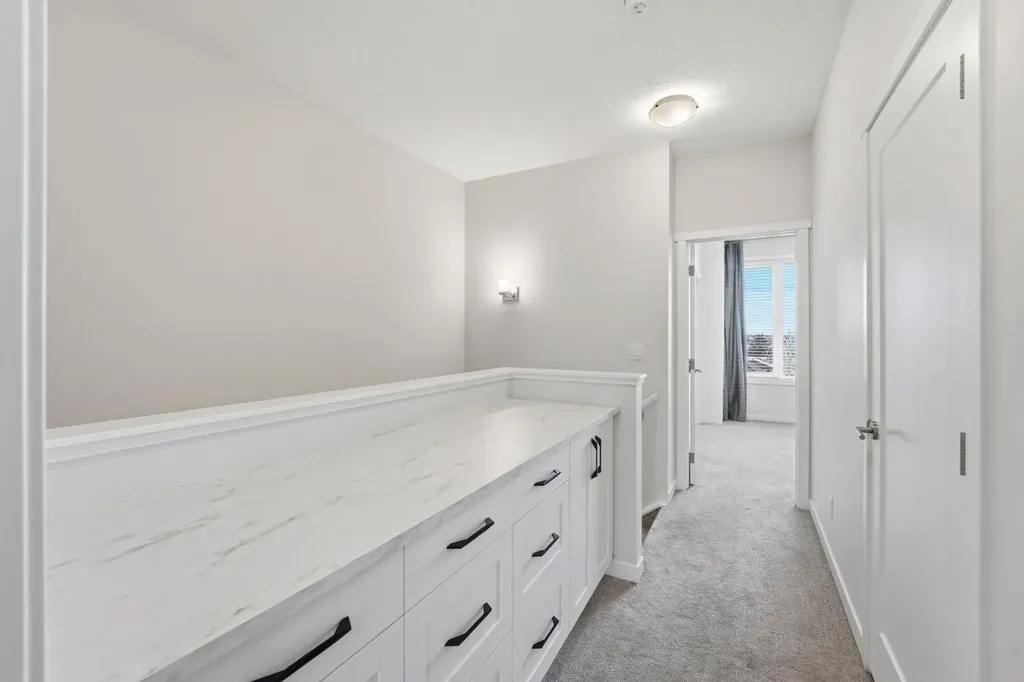 84 Shawnee Common SW Calgary AB T2Y 0P9