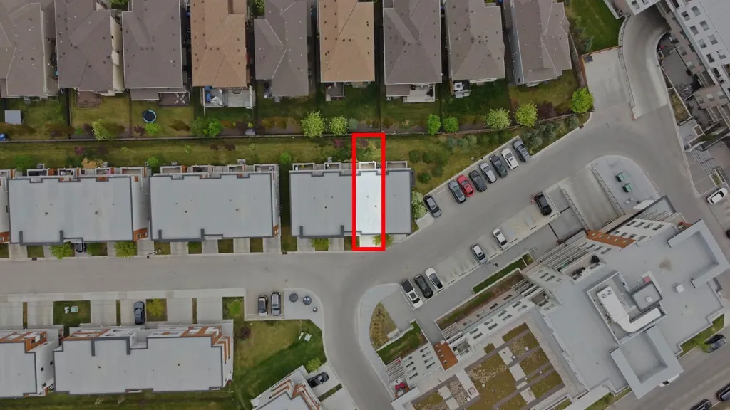 84 Shawnee Common SW Calgary AB T2Y 0P9