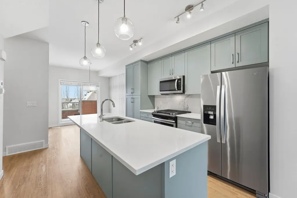 84 Shawnee Common SW Calgary AB T2Y 0P9