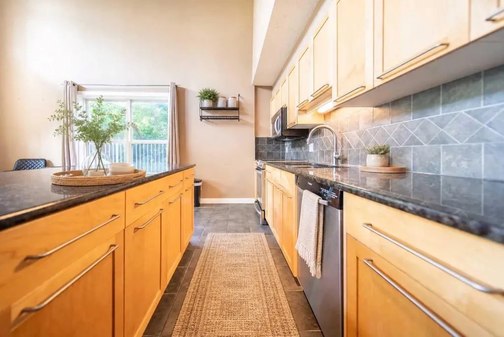 1505 27 Avenue SW Calgary AB T2T 1G5