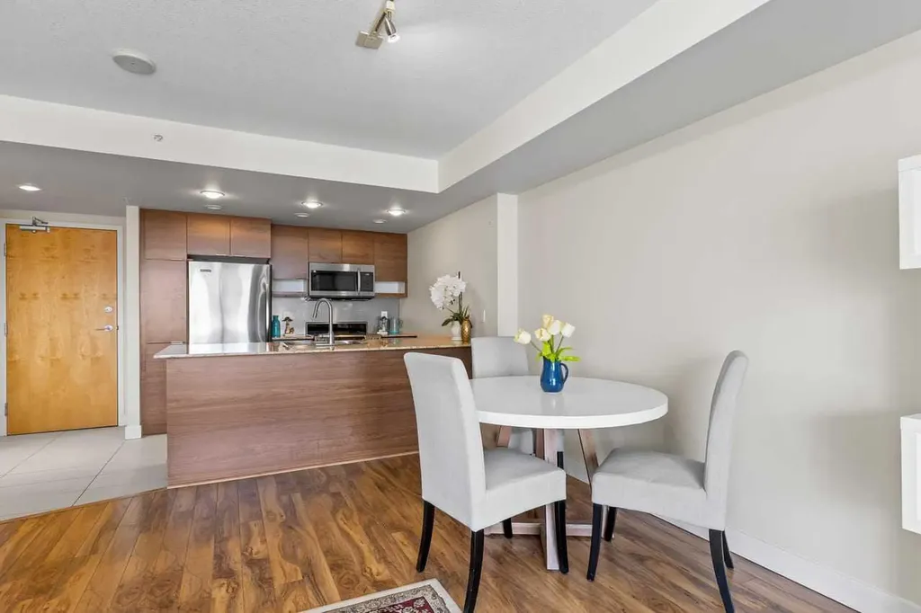 1110 11 Street SW Calgary AB T2R1S5