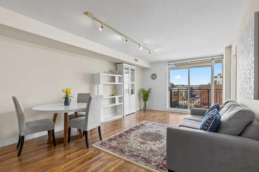 1110 11 Street SW Calgary AB T2R1S5