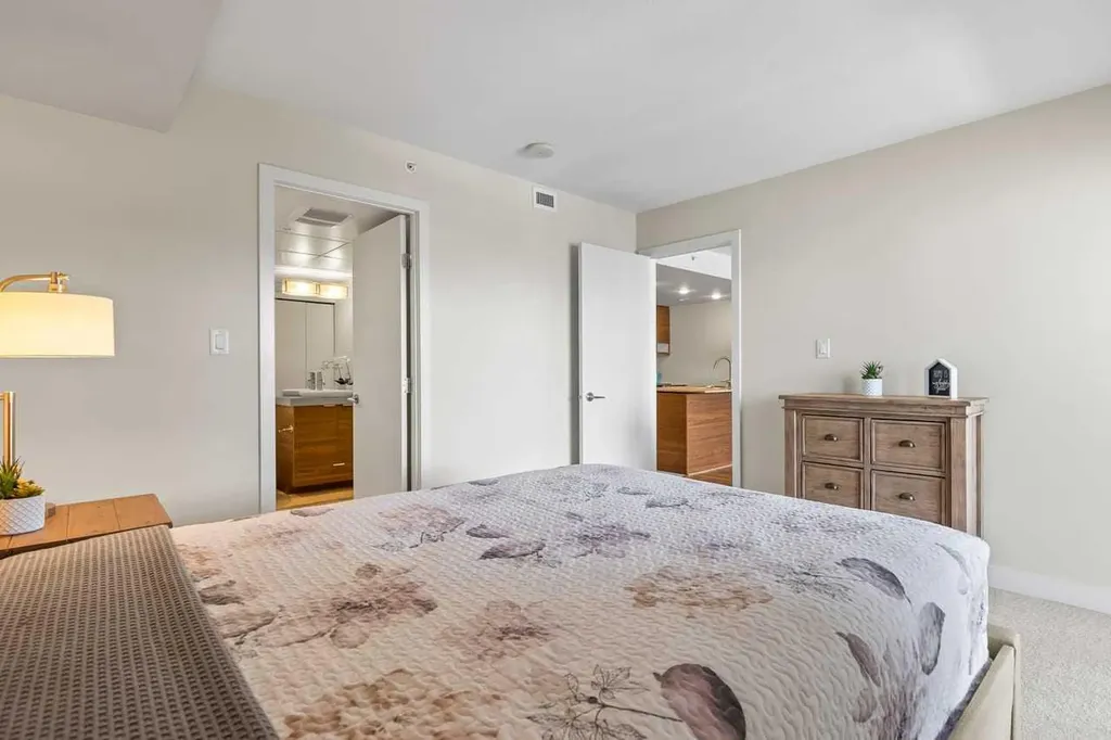 1110 11 Street SW Calgary AB T2R1S5