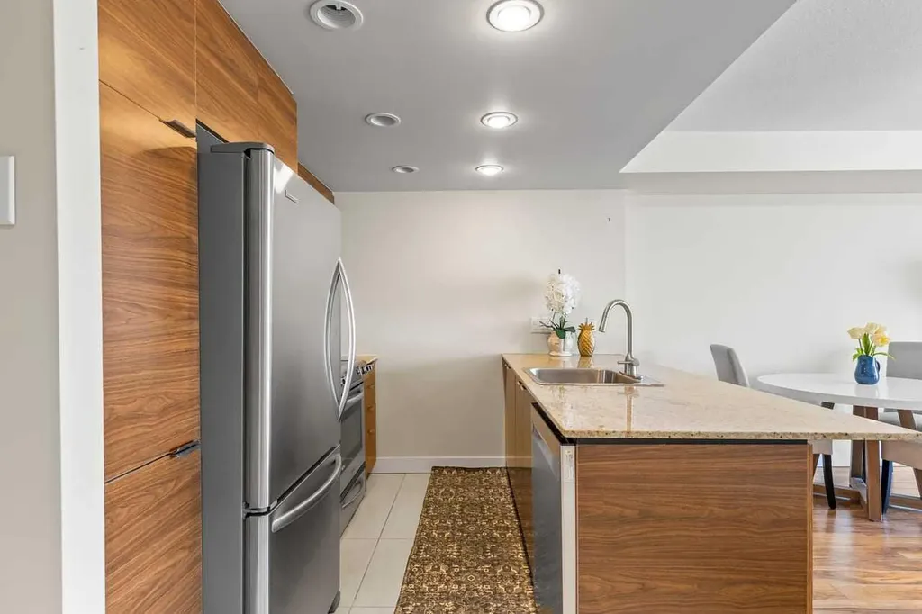 1110 11 Street SW Calgary AB T2R1S5