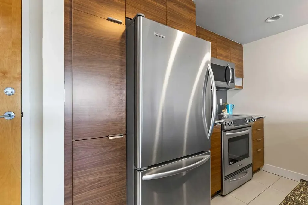 1110 11 Street SW Calgary AB T2R1S5