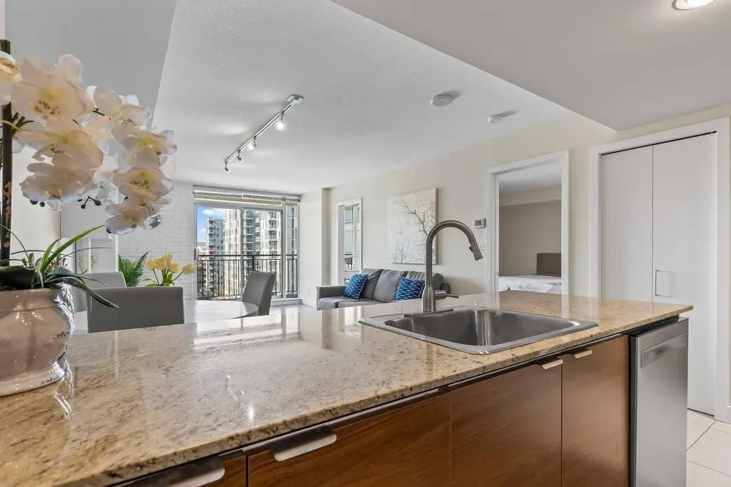 1110 11 Street SW Calgary AB T2R1S5