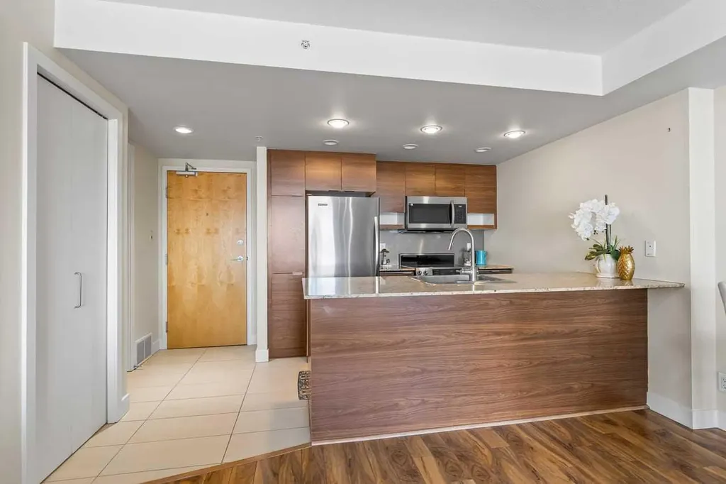 1110 11 Street SW Calgary AB T2R1S5