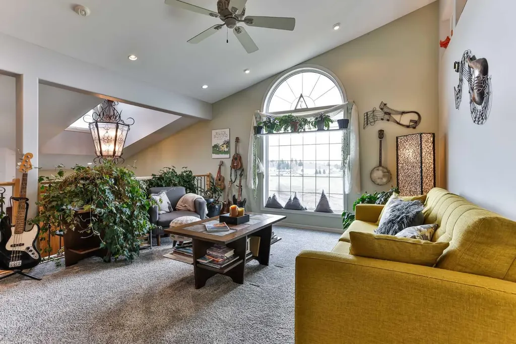 990 Scenic Drive S Lethbridge AB T1J 4R7