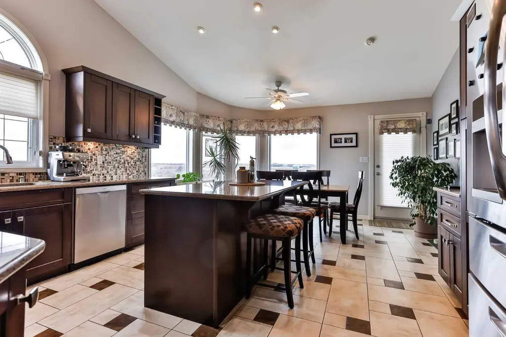 990 Scenic Drive S Lethbridge AB T1J 4R7