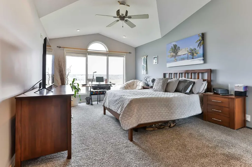990 Scenic Drive S Lethbridge AB T1J 4R7